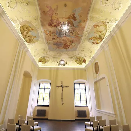 Отель Chateau Boutique & Spa By L'occitane Heralec (Havlickuv Brod)