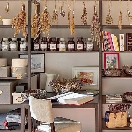 Chateau Boutique & By L'occitane 5*