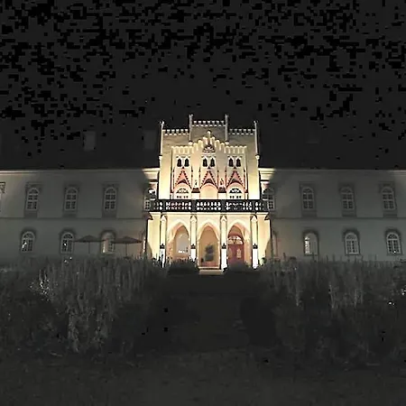 Chateau Boutique & By L'occitane 5*