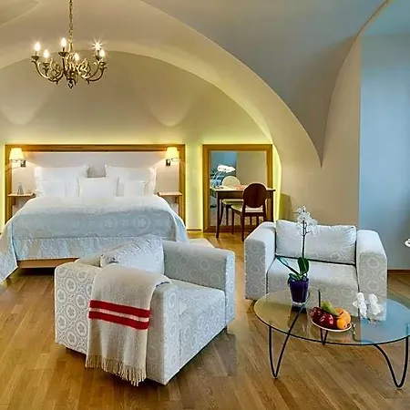 Chateau Boutique & By L'occitane 5* Herálec